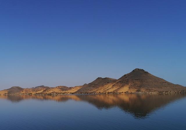 title of travel guide Lake Nasser